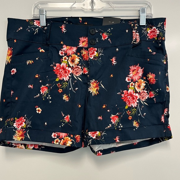 Torrid Blue Floral Sateen Shorts Sz. 12 NWT - Picture 3 of 6
